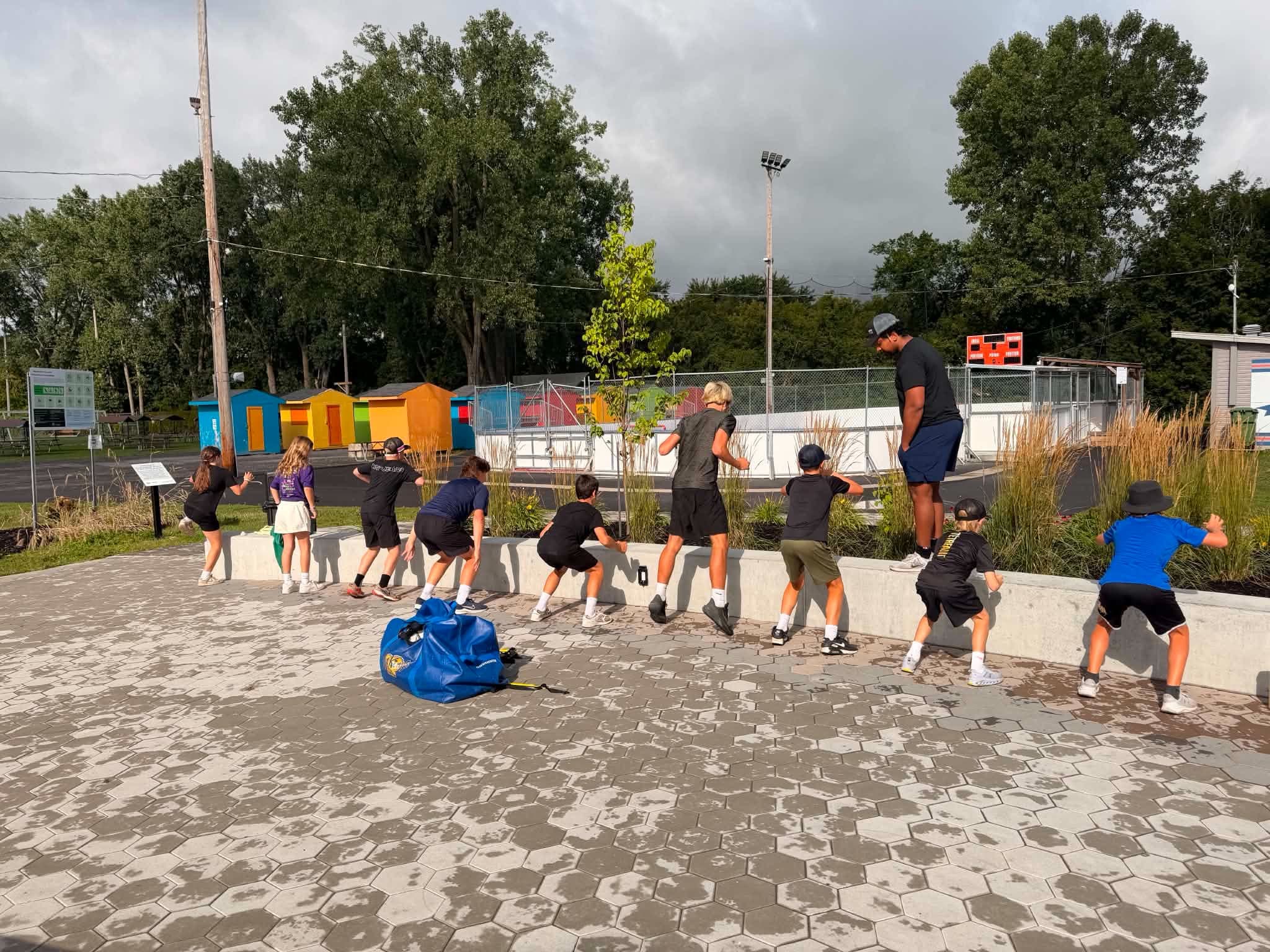 Bouger à l'extérieur lors d'un ancien camp Hockey 100 Limites